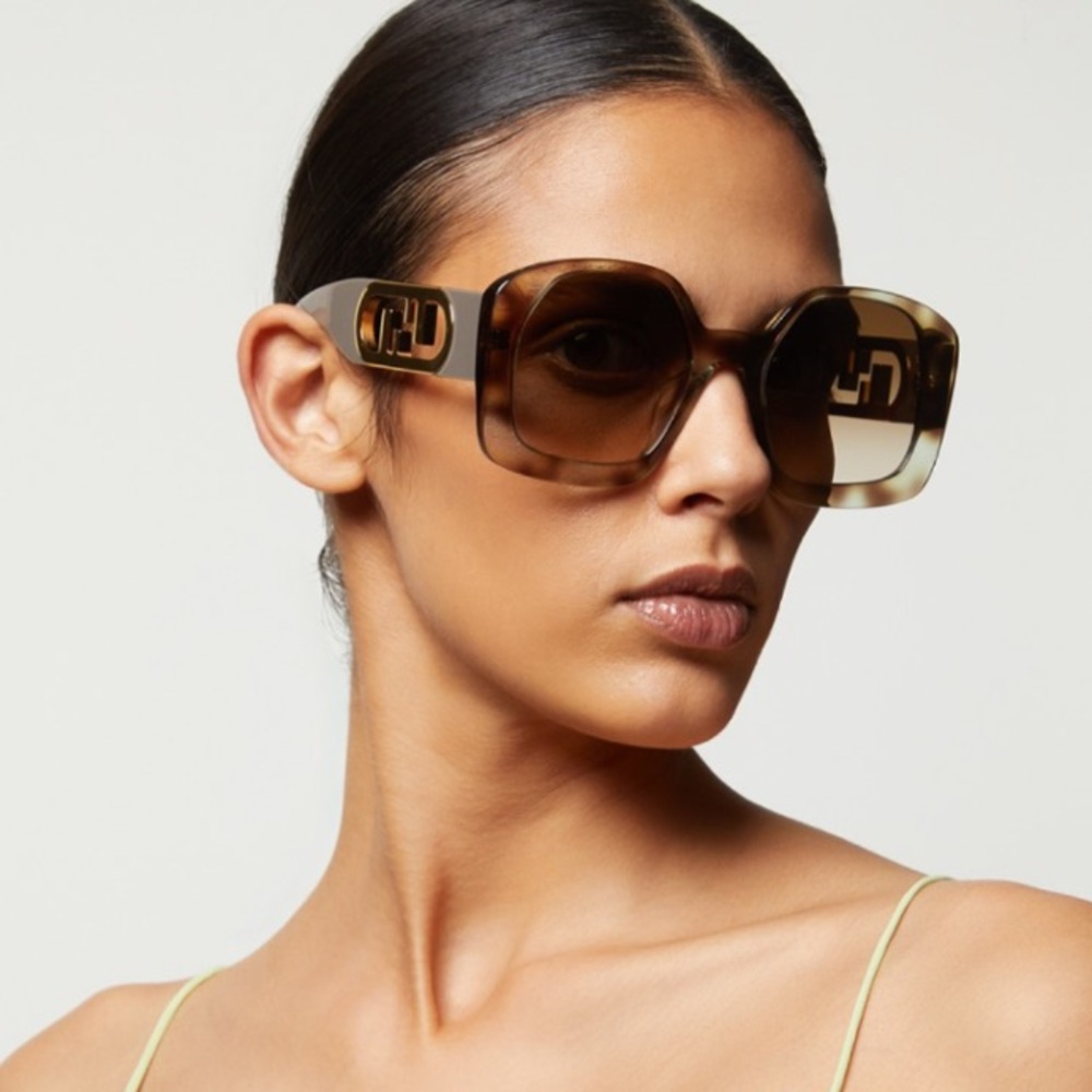 Excluded Fendi Sunglasses, New 375 - Picture 4 of 6